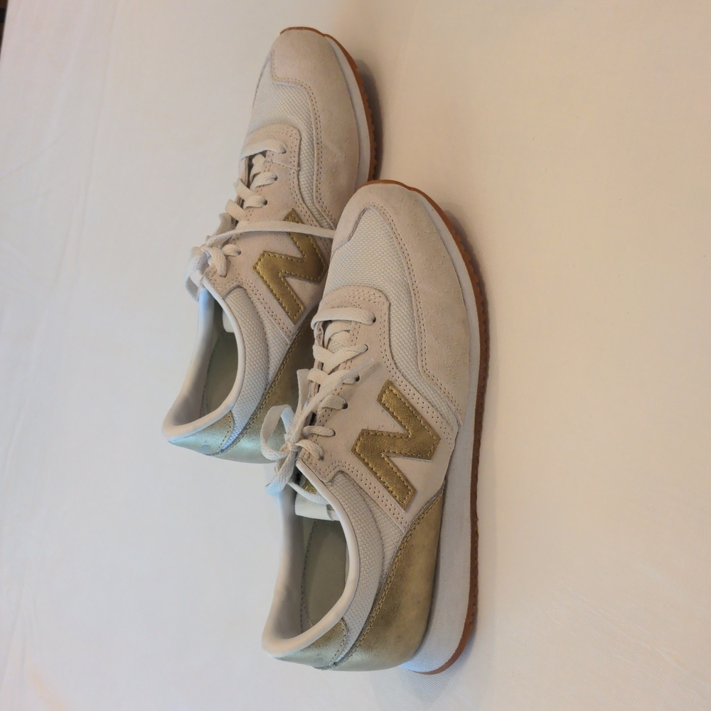 EUC New Balance Sz 8 Beige & Gold